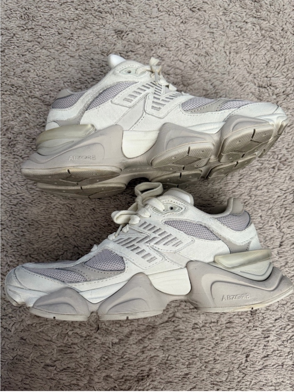 New Balance Women's White and Light Gray Sea-salt Chunky Sneaker